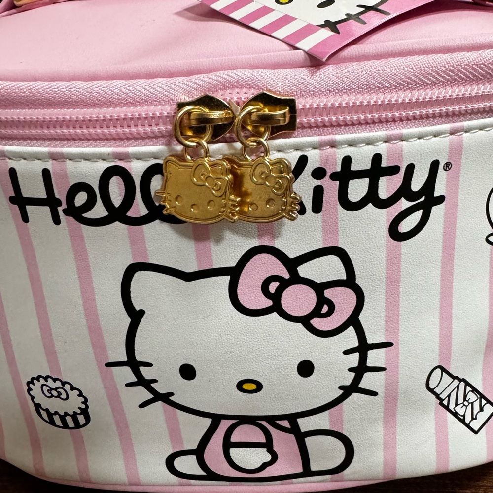 ✅ Super Cute 🥰 Hello  Kitty Super Cute Makeup / Cosmetic Bag -NEW - Picture 3 of 14